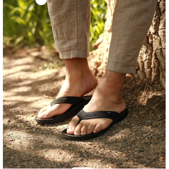 Unisex Black Knit Grounding Sandal